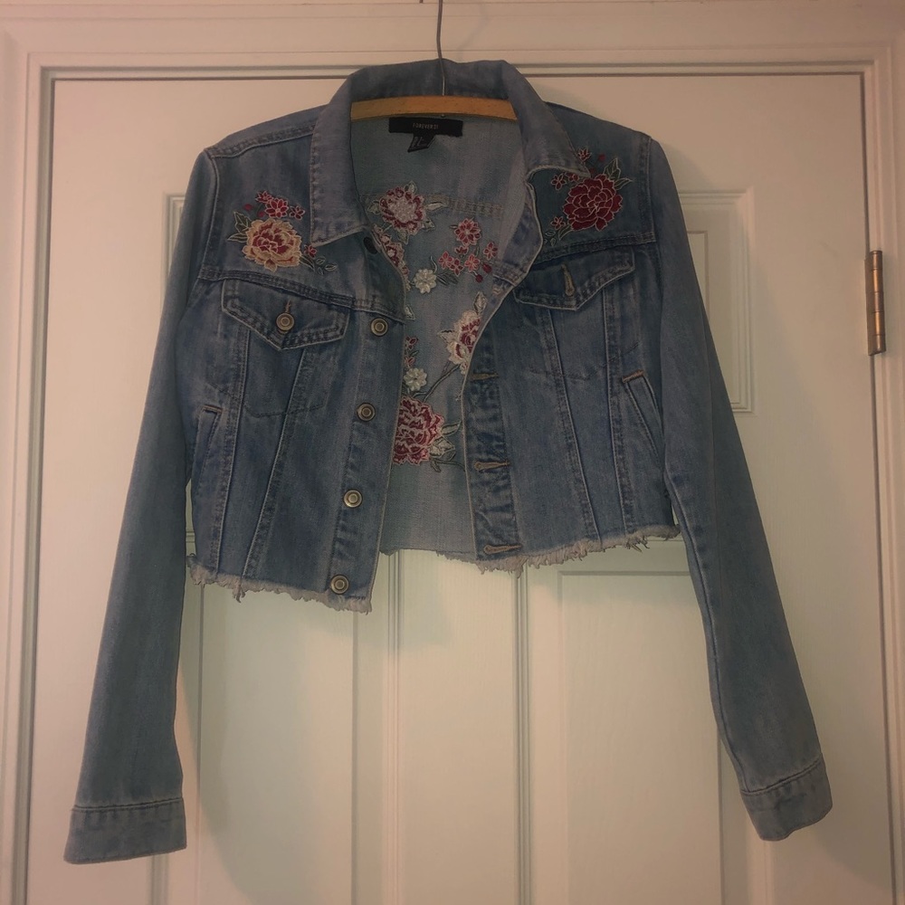 Foerver 21 floral embroidered denim jacket